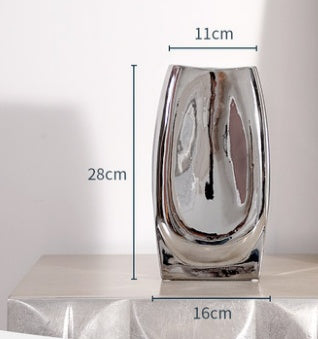 Elegant Silver Vase - Modern Metallic Home Decoration for Flowers