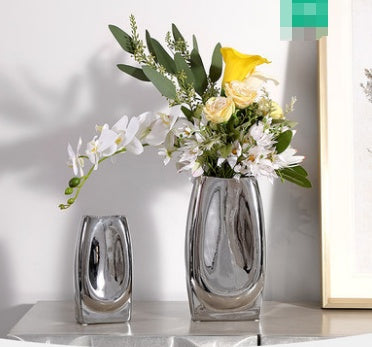 Elegant Silver Vase - Modern Metallic Home Decoration for Flowers