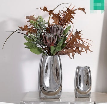 Elegant Silver Vase - Modern Metallic Home Decoration for Flowers