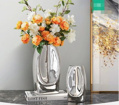 Elegant Silver Vase - Modern Metallic Home Decoration for Flowers
